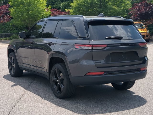 Used 2024 Jeep Grand Cherokee Altitude AWD/4WD image 6