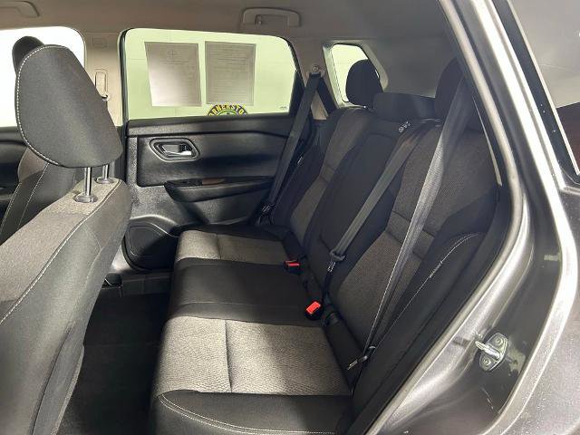 Used 2025 Nissan Rogue SV AWD/4WD image 16