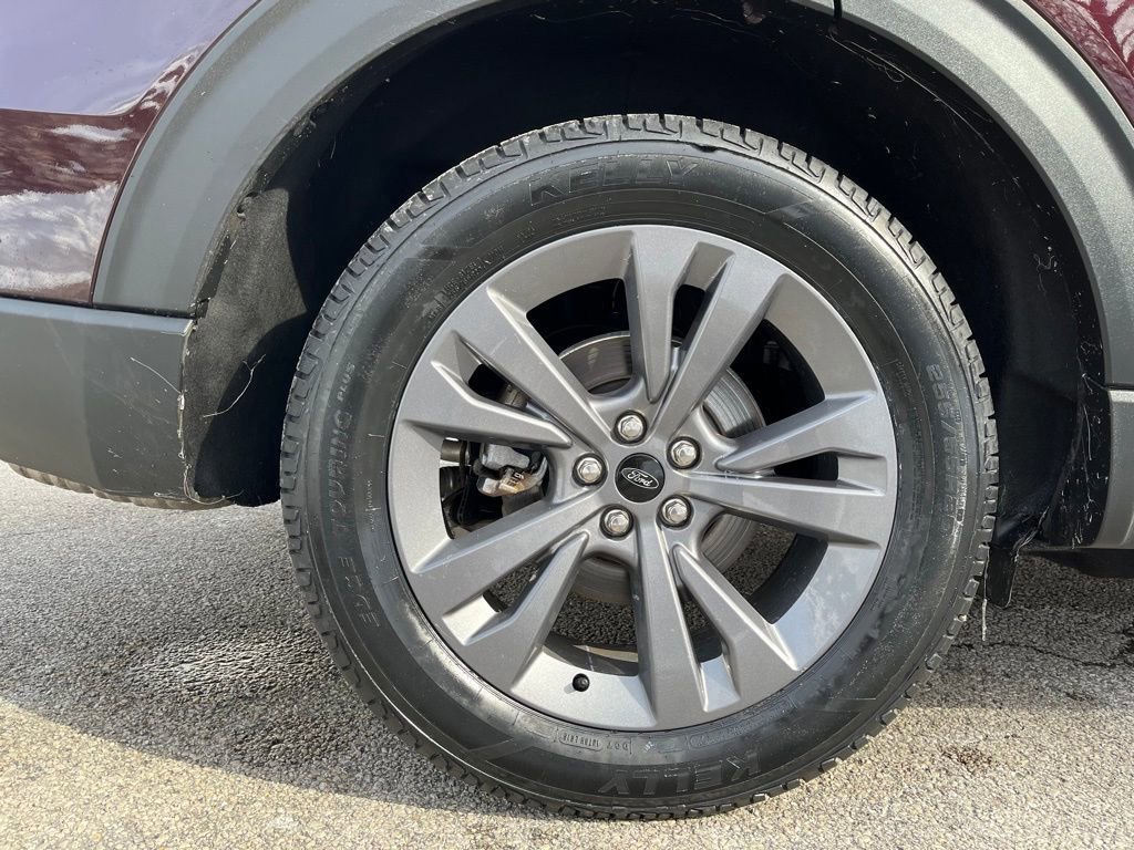 Certified 2022 Ford Explorer XLT w/ Equipment Group 202A image 24