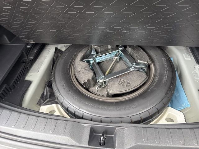 Used 2021 Toyota RAV4 XLE Premium image 44