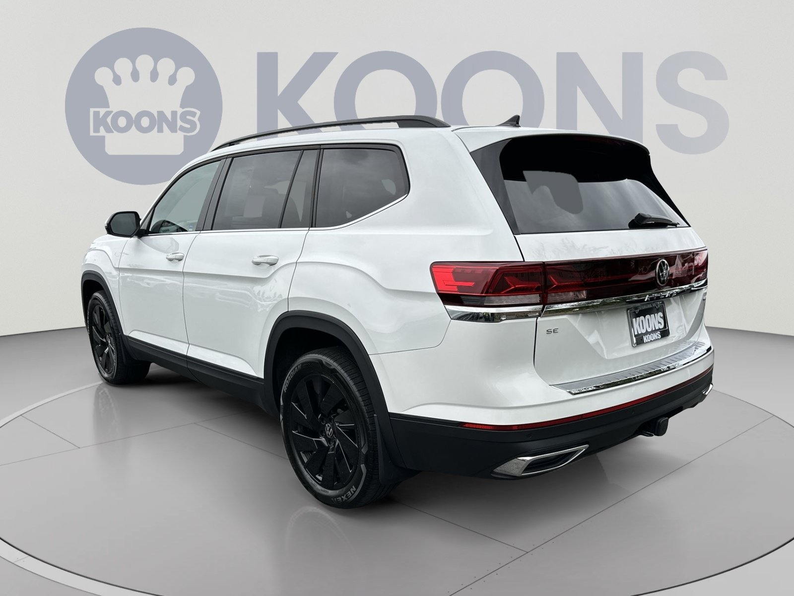 Used 2024 Volkswagen Atlas SE w/ Black Wheel Package AWD/4WD image 8