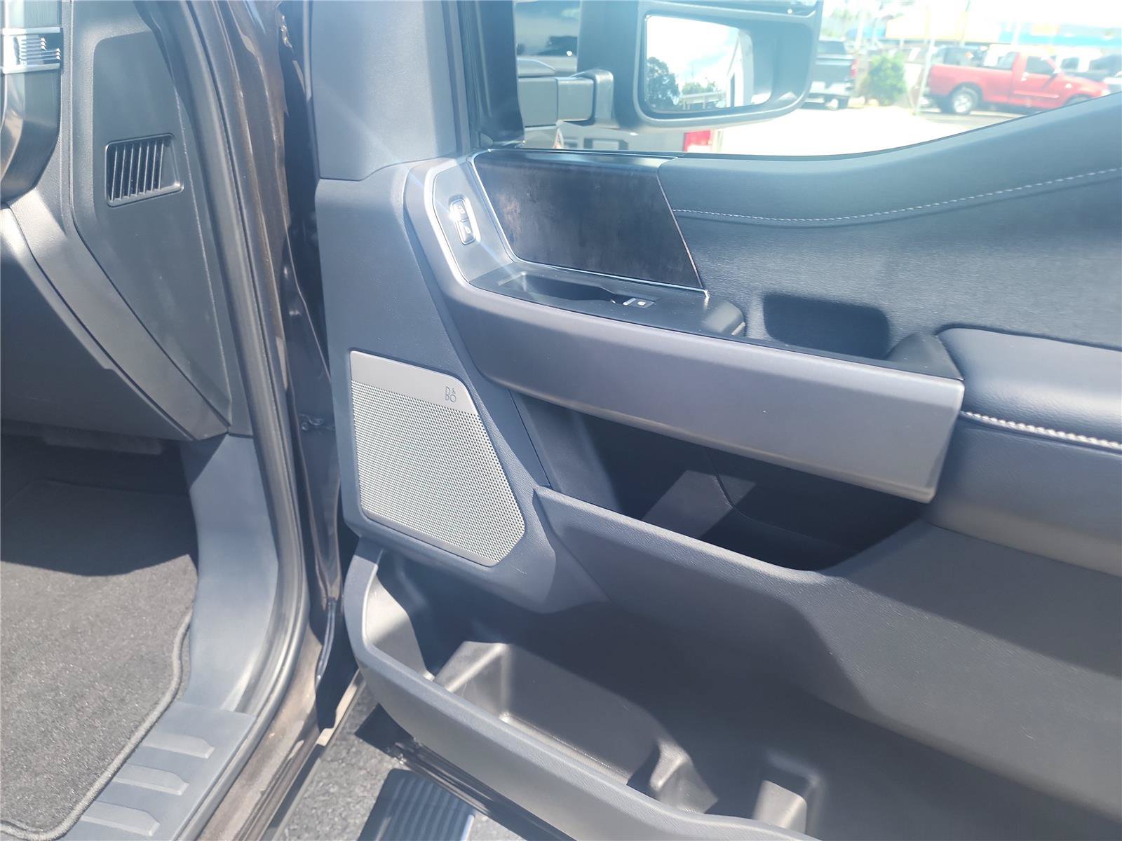 Certified 2025 Ford F250 Lariat w/ Lariat Ultimate Package AWD/4WD image 25