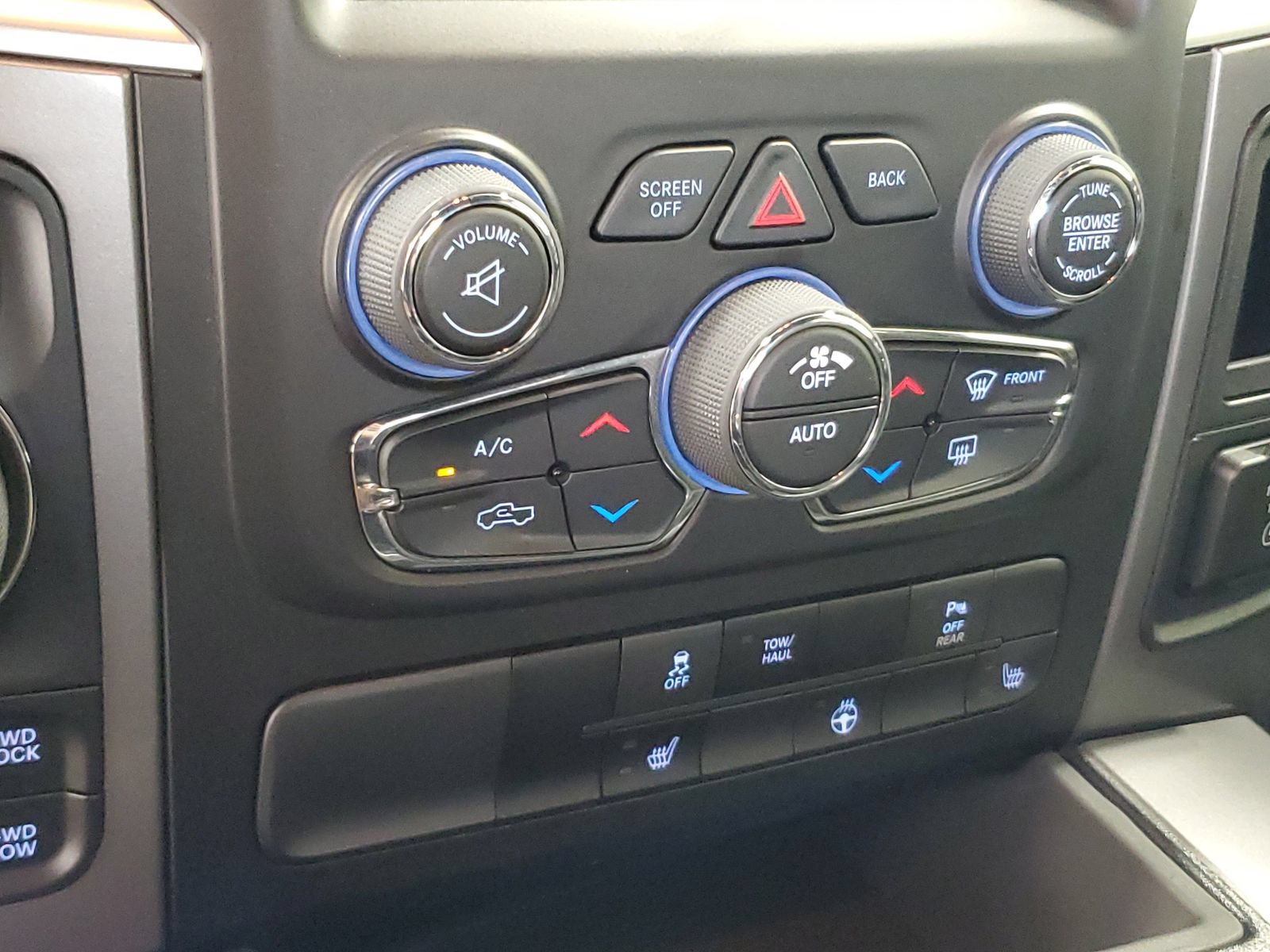 Used 2023 RAM 1500 Warlock AWD/4WD image 22