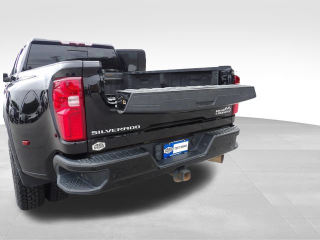 Used 2022 Chevrolet Silverado 3500 High Country w/ Safety Package II AWD/4WD image 16