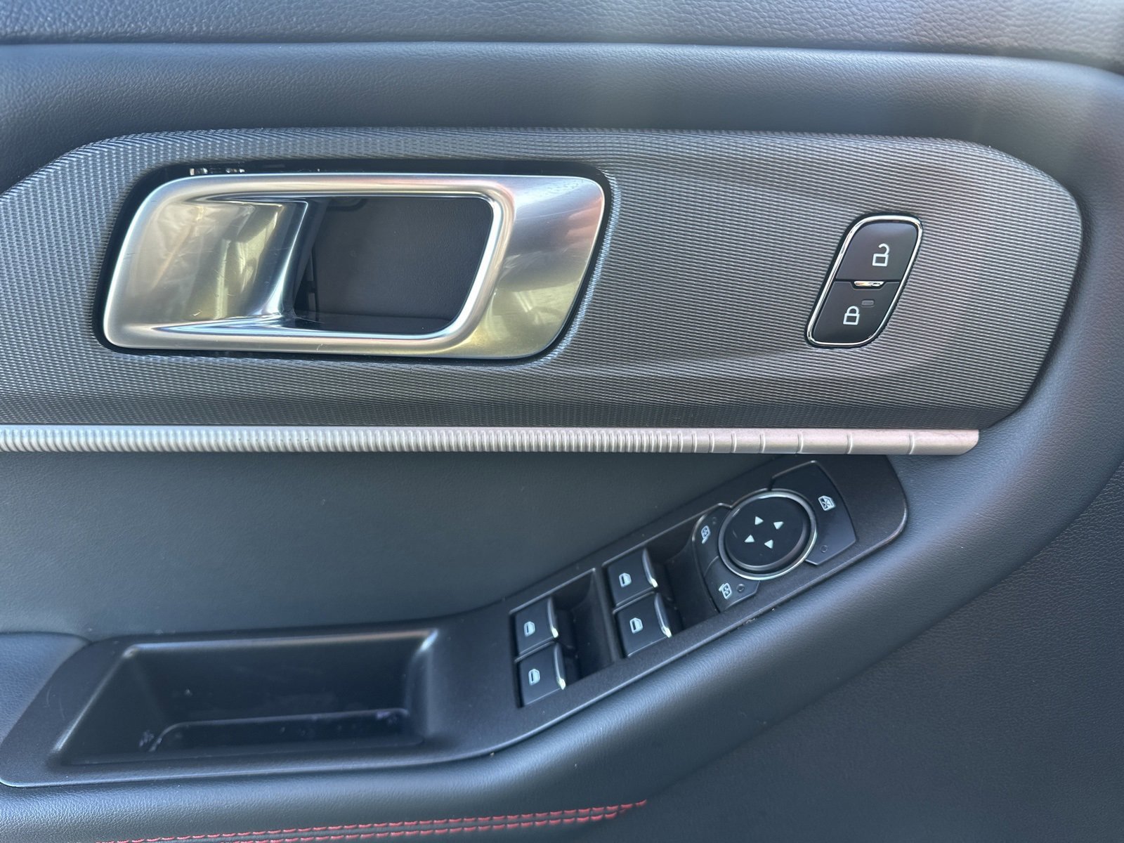 Certified 2025 Ford Explorer ST-Line image 20