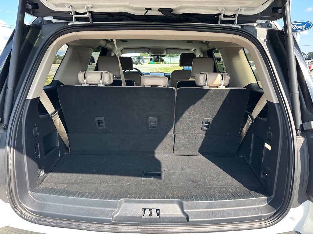 Certified 2024 Ford Expedition XLT image 27