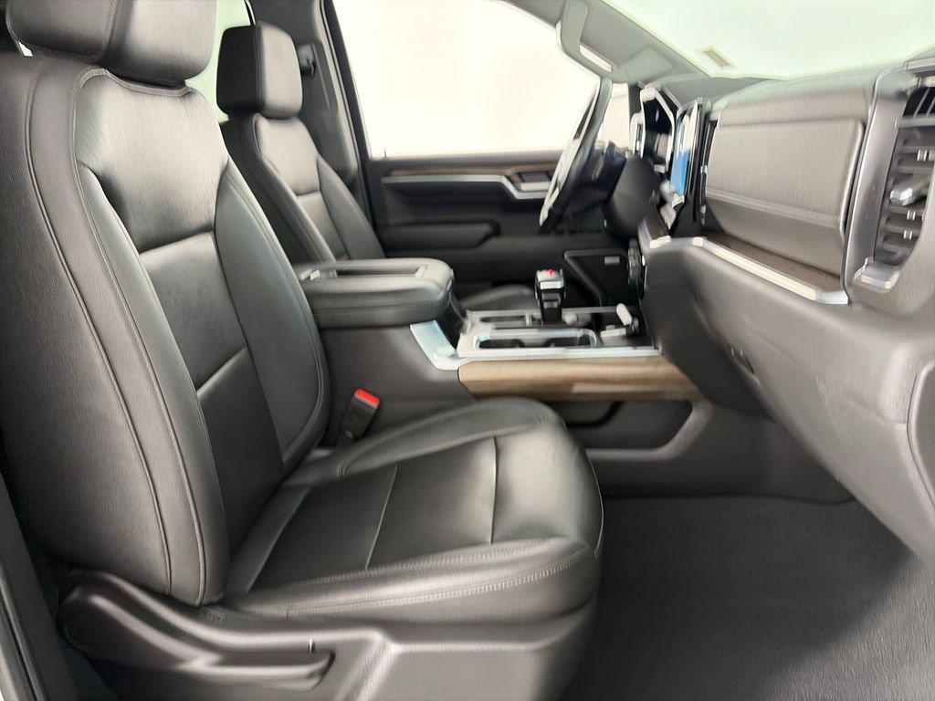 Used 2022 Chevrolet Silverado 1500 LT Trail Boss w/ LT Trail Boss Premium Package AWD/4WD image 31