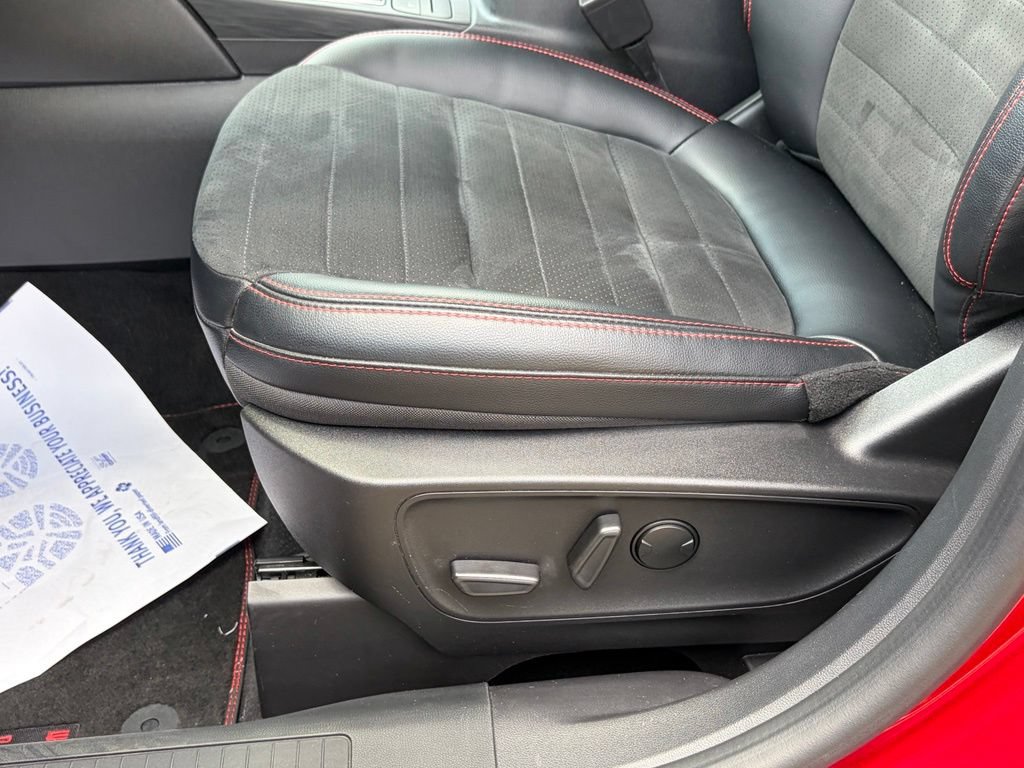 Certified 2022 Ford Escape SEL w/ SEL Stealth AWD Package image 43
