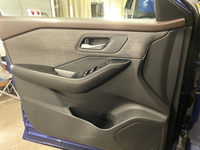 Used 2022 Nissan Rogue SV AWD/4WD image 13