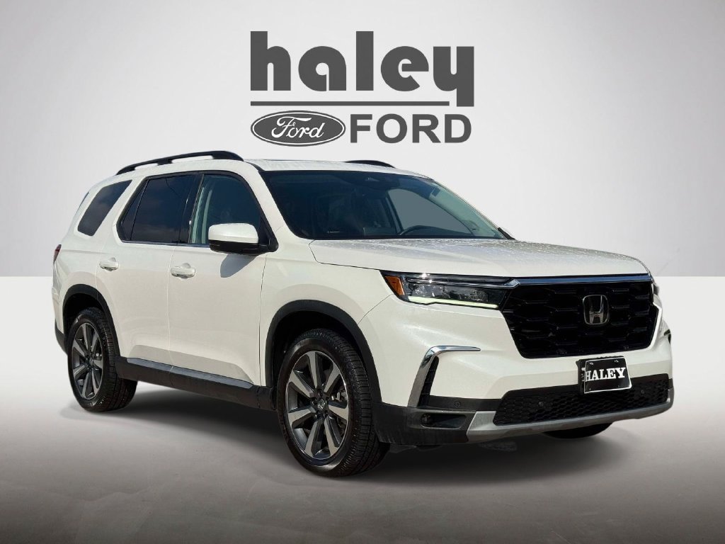 Used 2024 Honda Pilot Touring image 1