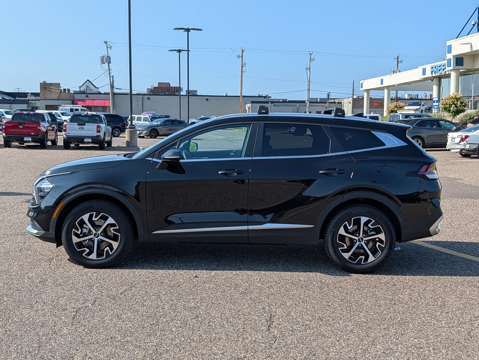 Used 2023 Kia Sportage EX AWD/4WD image 2
