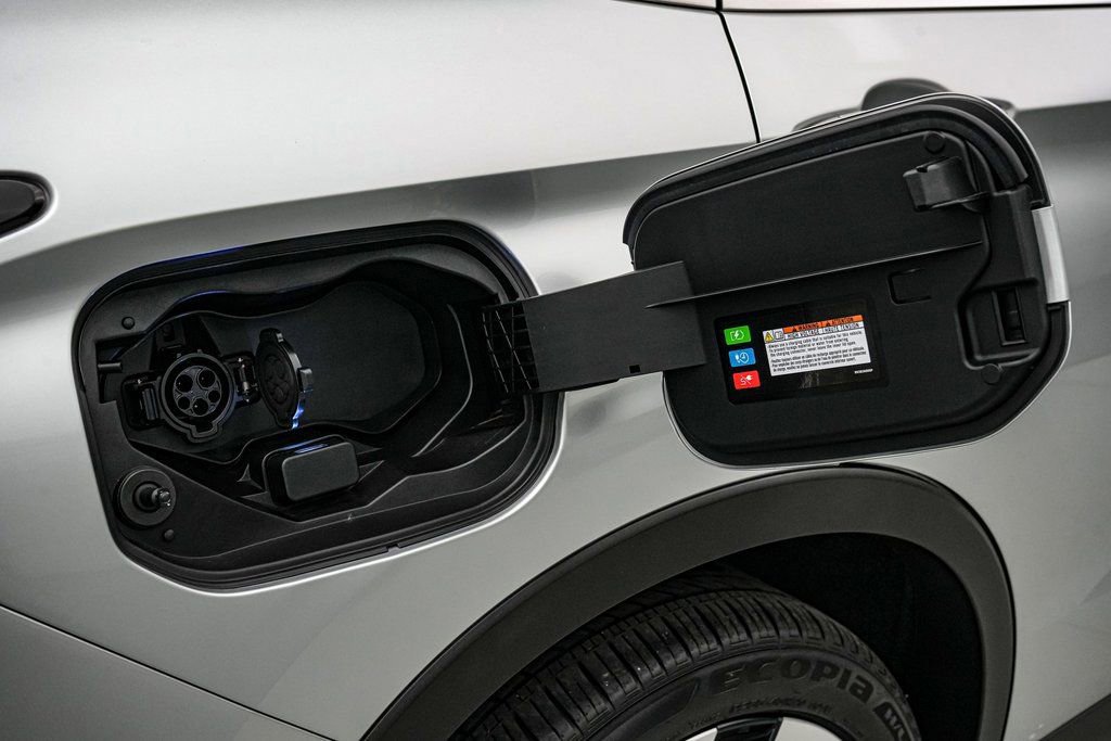 Used 2024 Mitsubishi Outlander SE image 12