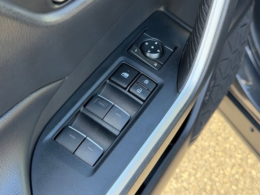 Used 2023 Toyota RAV4 XLE Premium image 15