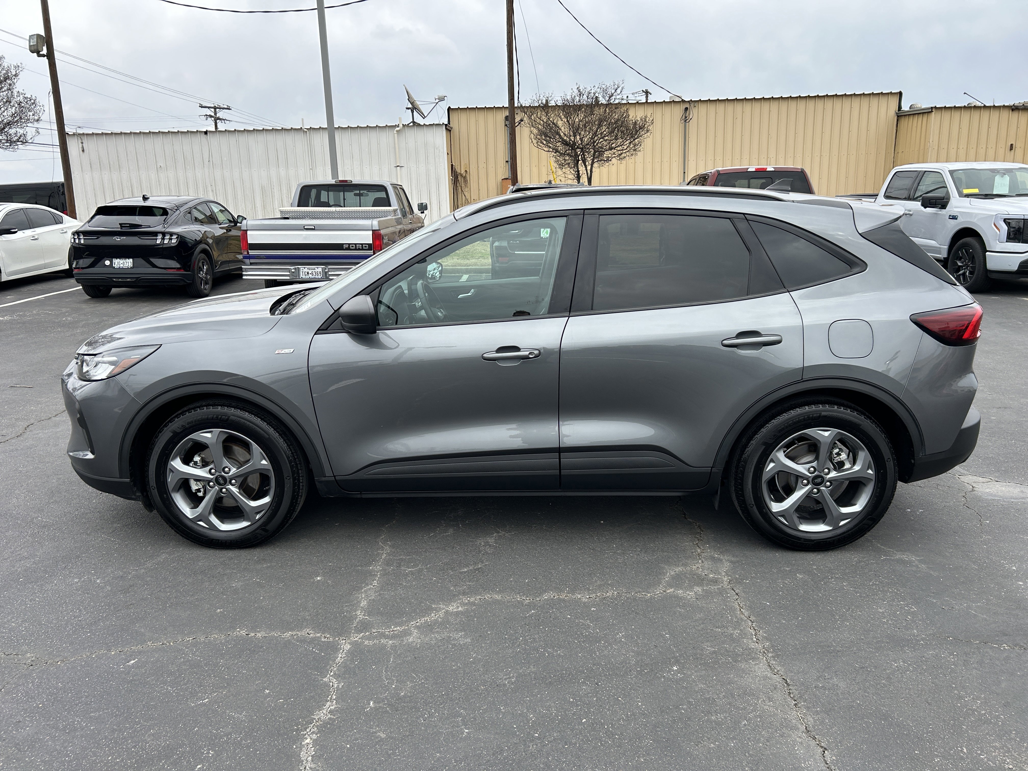 Certified 2025 Ford Escape ST-Line image 6