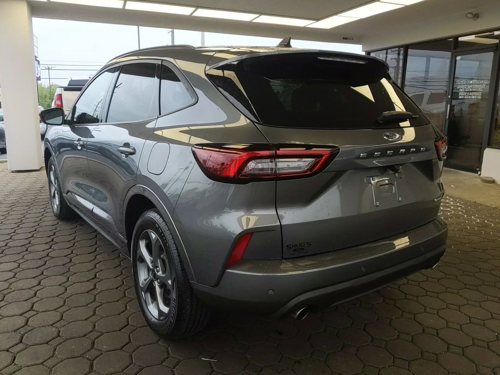 Certified 2023 Ford Escape ST-Line Select w/ Tech Pack #1 AWD/4WD image 9