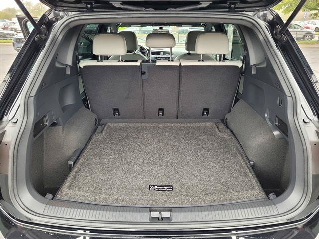 Used 2021 Volkswagen Tiguan SE R-Line AWD/4WD image 35