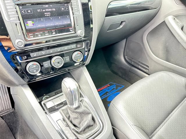 Used 2017 Volkswagen Jetta SEL FWD image 13