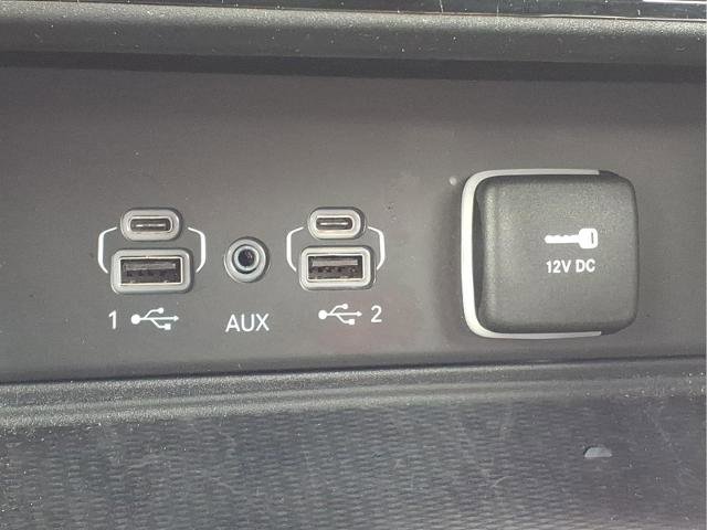Used 2025 Jeep Grand Cherokee Altitude AWD/4WD image 18
