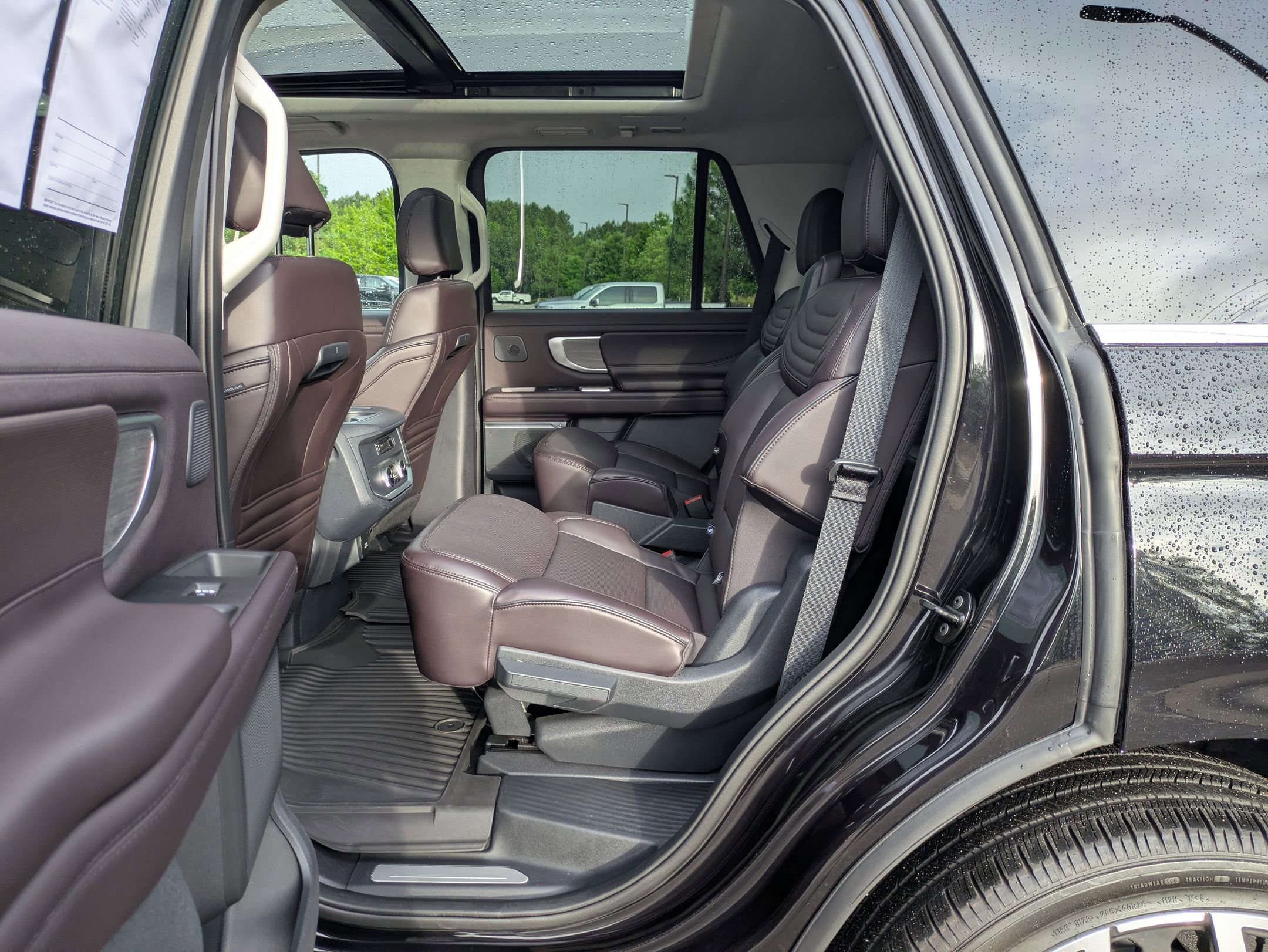 Certified 2025 Ford Expedition Platinum w/ Platinum Ultimate Package AWD/4WD image 27