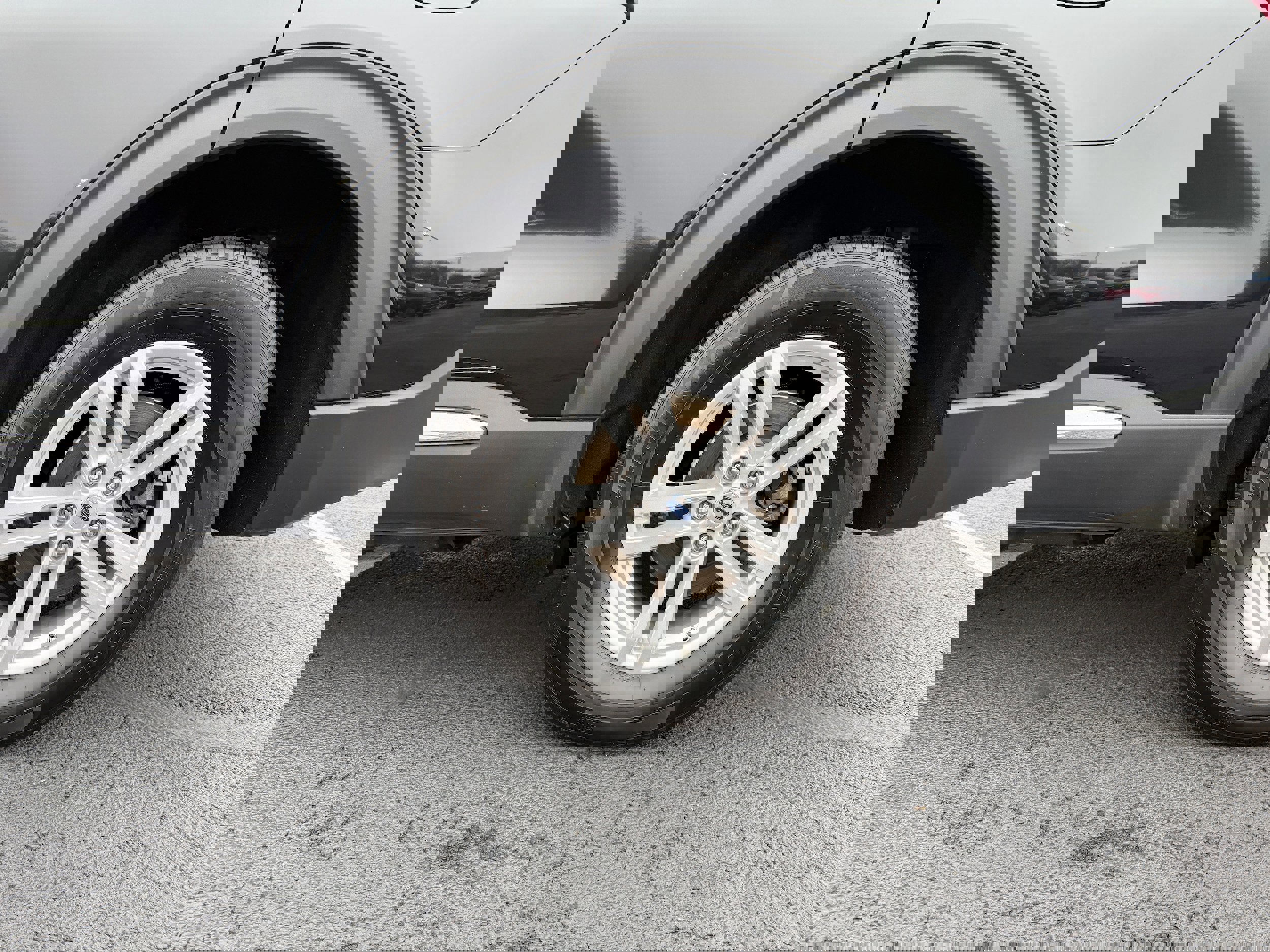 Certified 2023 Ford Explorer XLT w/ Equipment Group 202A image 10