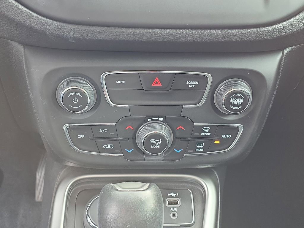 Used 2019 Jeep Compass Latitude AWD/4WD image 21