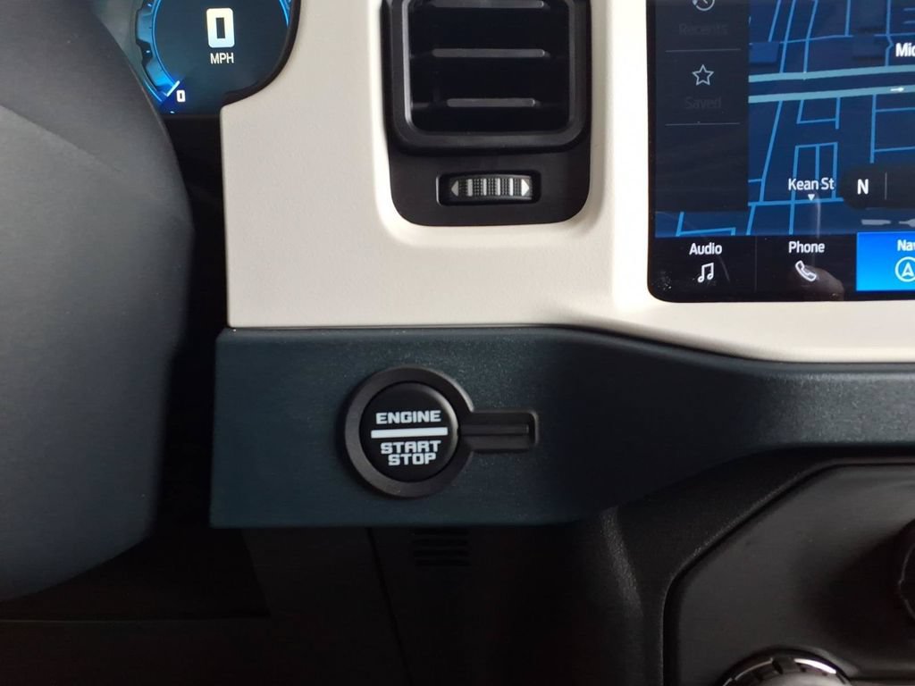 Certified 2025 Ford Bronco Heritage Edition AWD/4WD image 24
