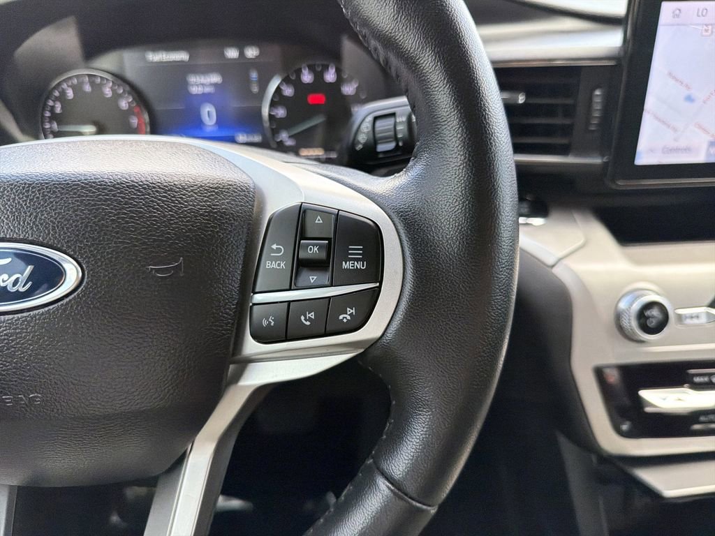 Certified 2022 Ford Explorer XLT w/ Equipment Group 202A image 31