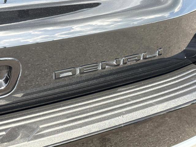 Used 2024 GMC Yukon Denali AWD/4WD image 11