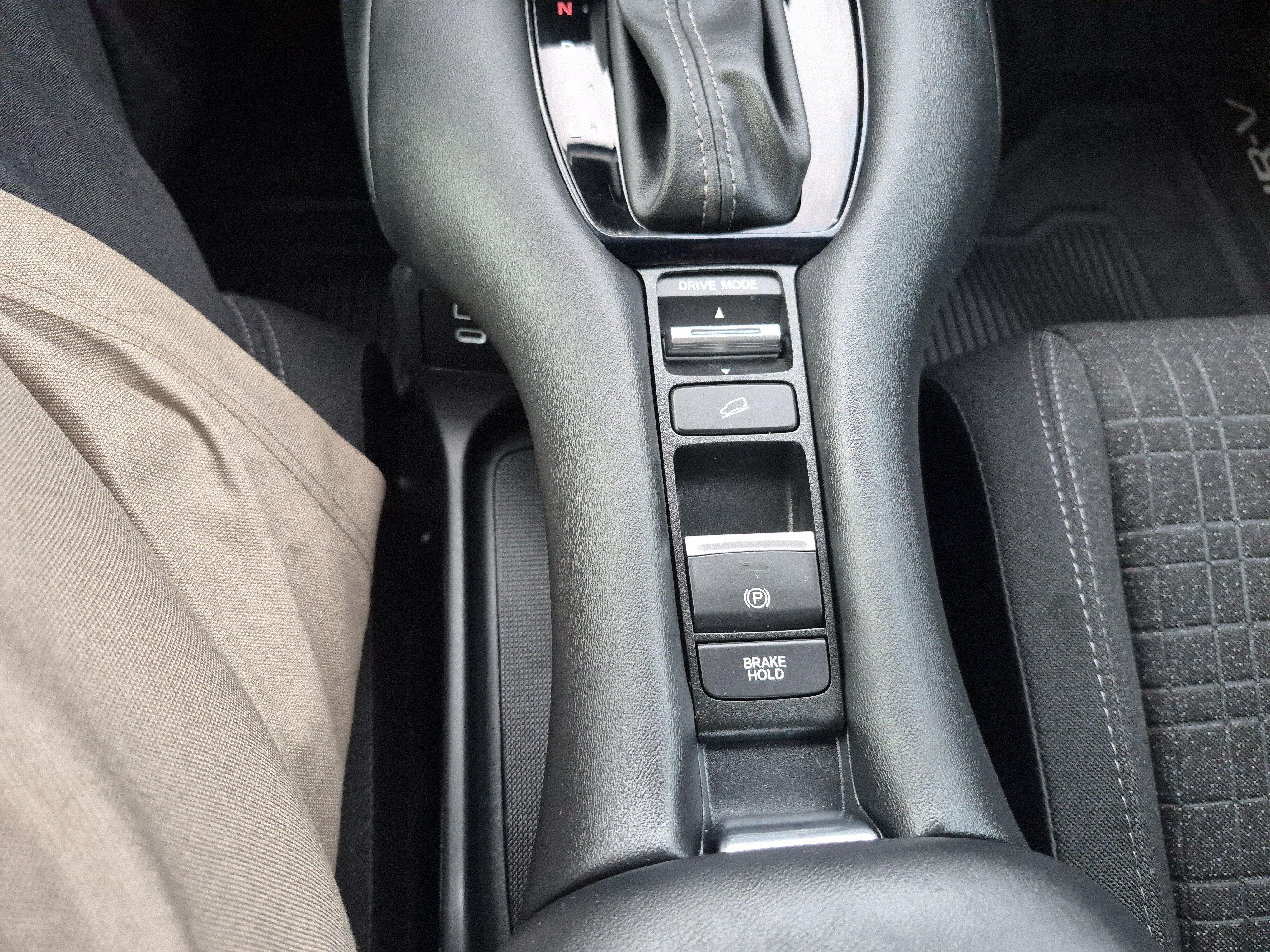 Used 2025 Honda HR-V LX image 26