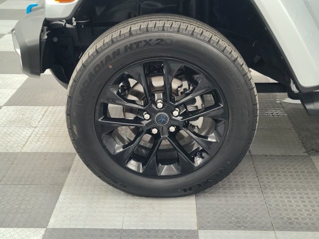 Used 2024 Jeep Wrangler Unlimited Sahara AWD/4WD image 17