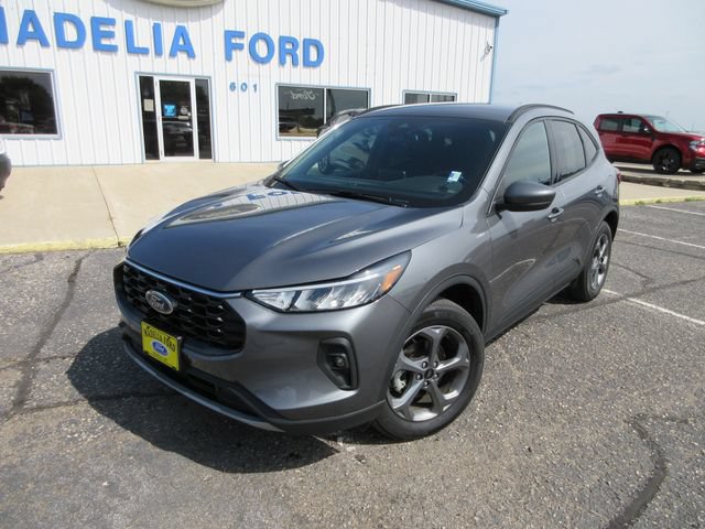 Certified 2025 Ford Escape ST-Line Select AWD/4WD image 5