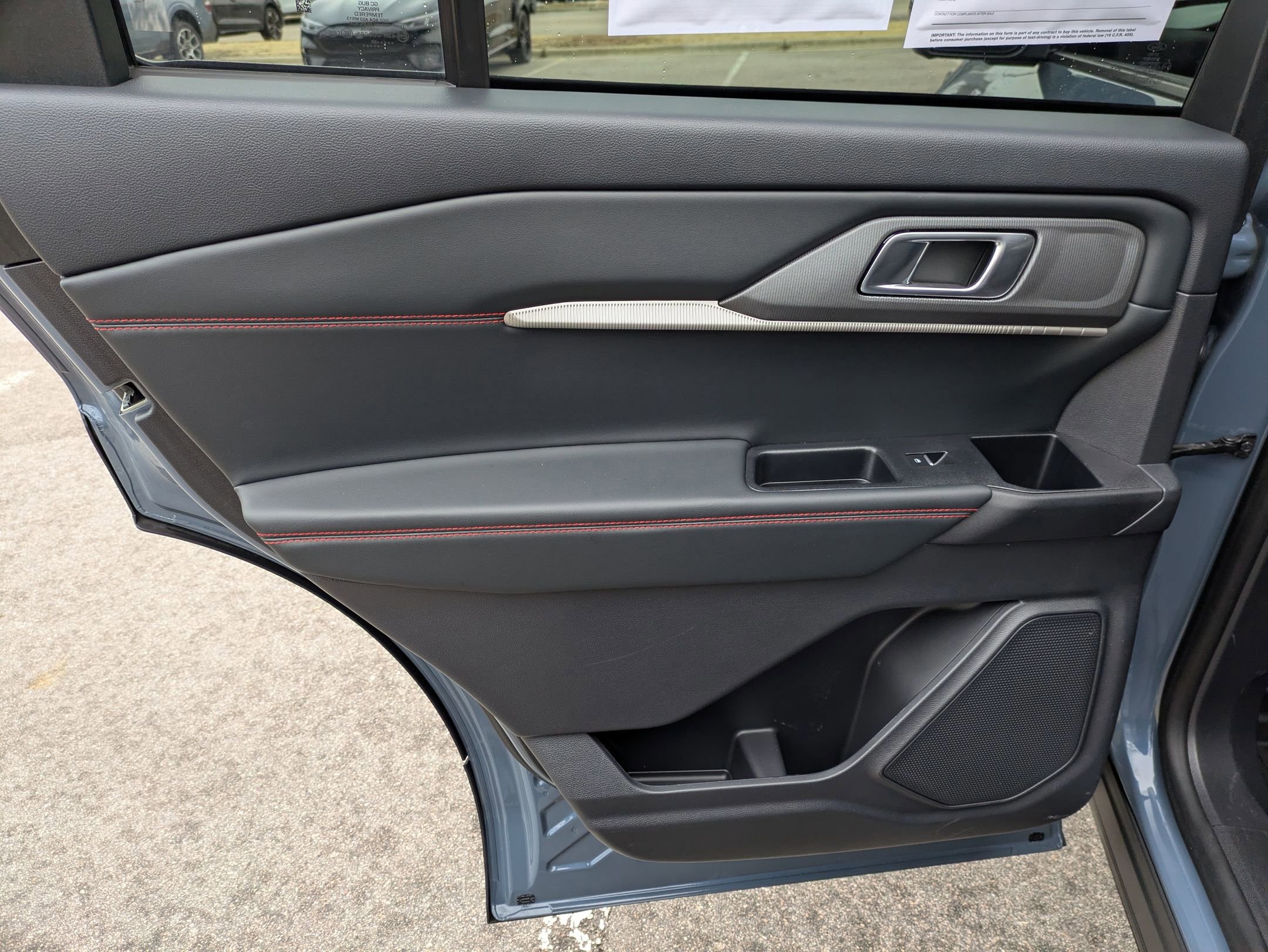 Certified 2025 Ford Explorer ST-Line w/ Premium Package image 31