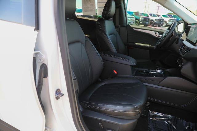 Certified 2025 Ford Escape SE w/ PHEV Premium Package FWD image 28