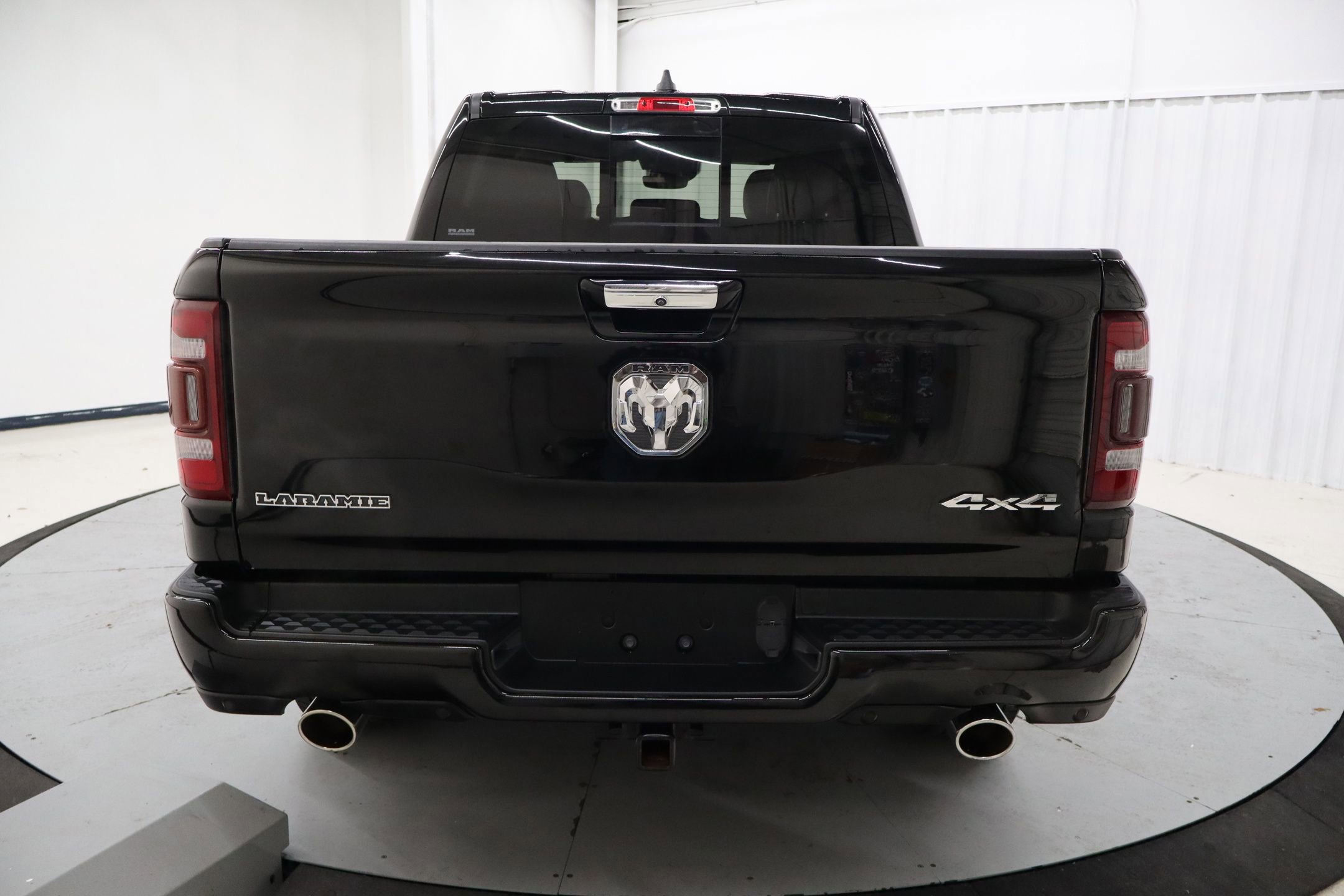Used 2021 RAM 1500 Limited w/ Body Color Bumper Group image 5