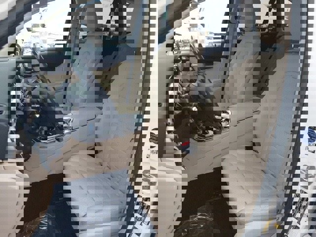 Used 2018 Mercedes-Benz GLC 300 4MATIC image 24