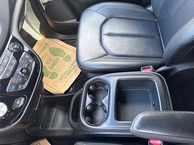 Used 2025 Chrysler Pacifica Select FWD image 25