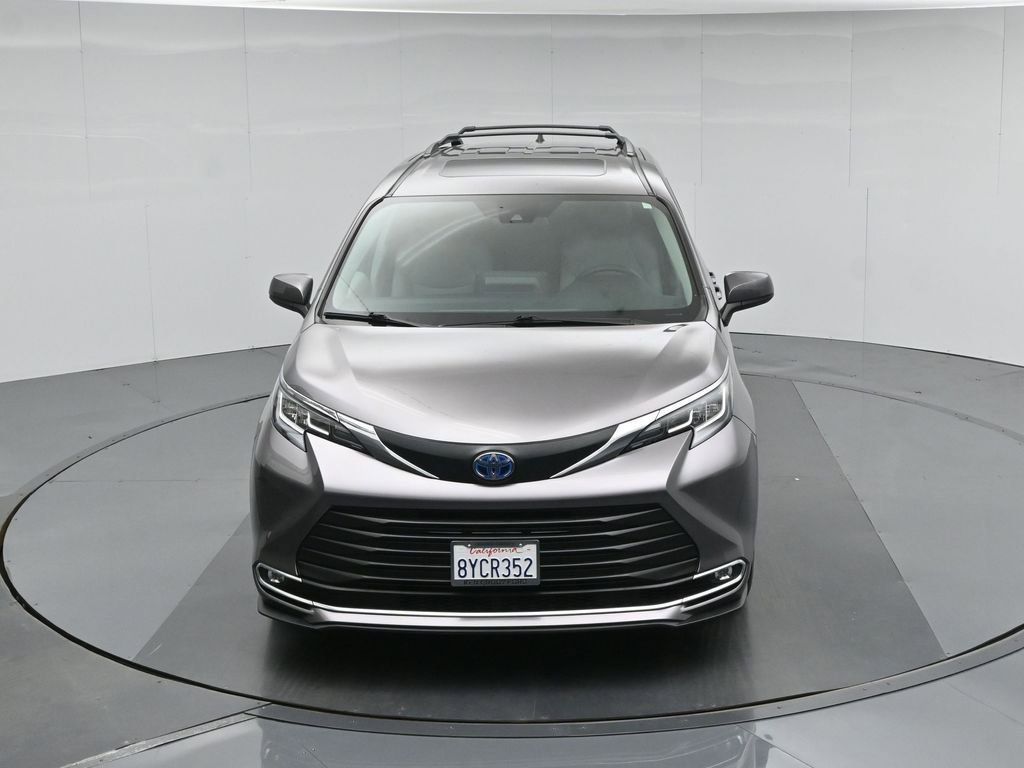 Used 2021 Toyota Sienna XLE FWD image 42