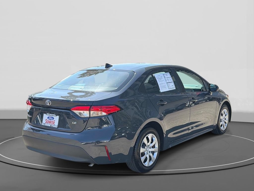 Used 2025 Toyota Corolla LE FWD image 5