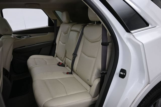 Used 2017 Cadillac XT5 Premium Luxury FWD image 32
