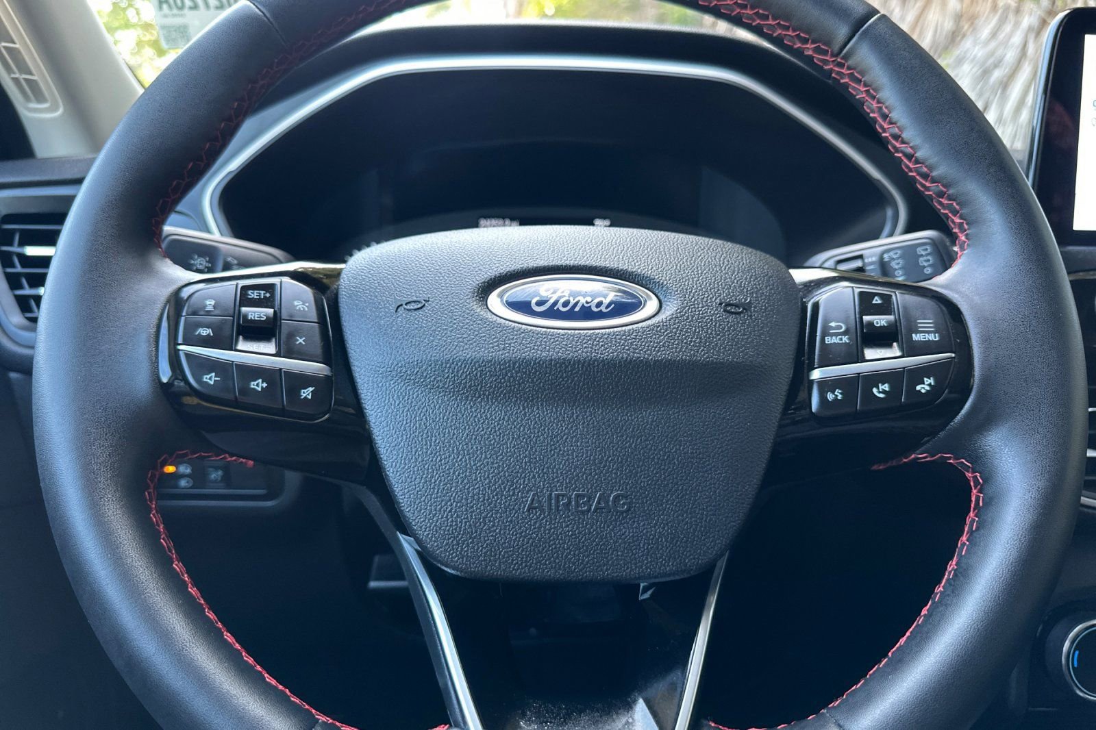 Certified 2022 Ford Escape SEL w/ SEL Stealth AWD Package image 34