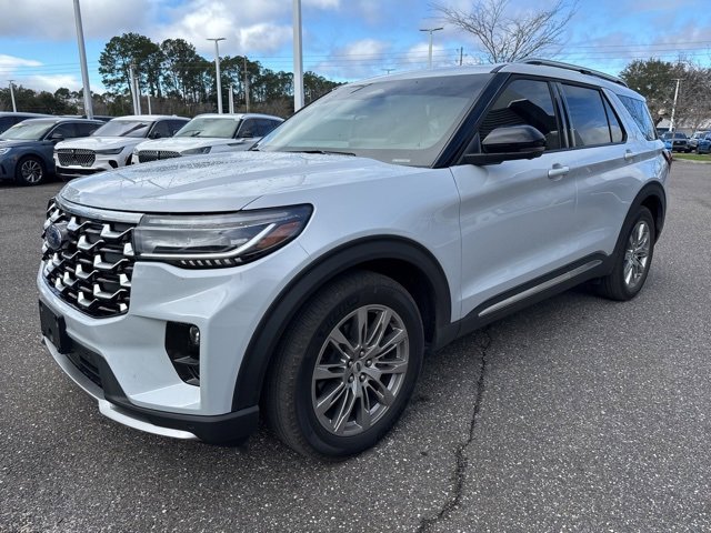 Certified 2025 Ford Explorer Platinum image 7