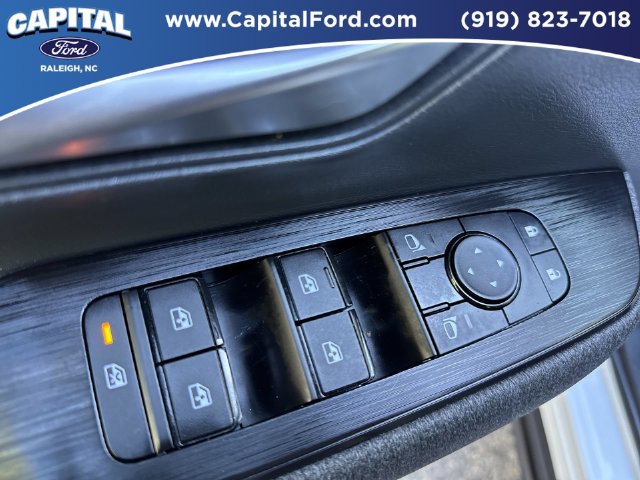 Used 2025 Nissan Kicks SV FWD image 21