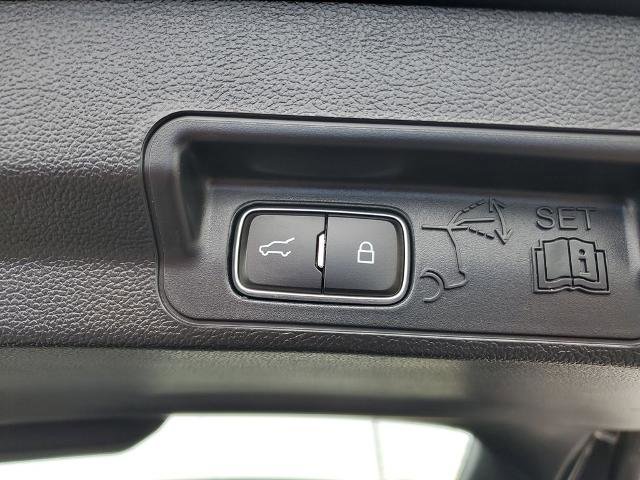 Certified 2023 Ford Explorer XLT w/ Equipment Group 202A AWD/4WD image 29