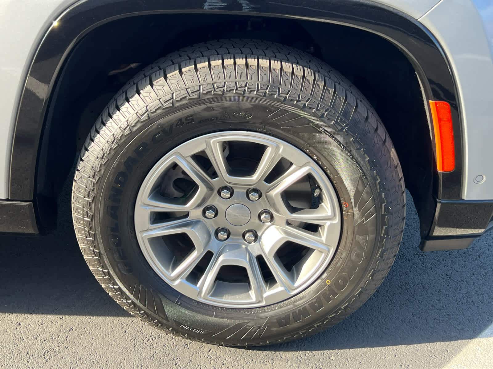 Used 2023 Jeep Wagoneer 4WD w/ Convenience Group I image 16