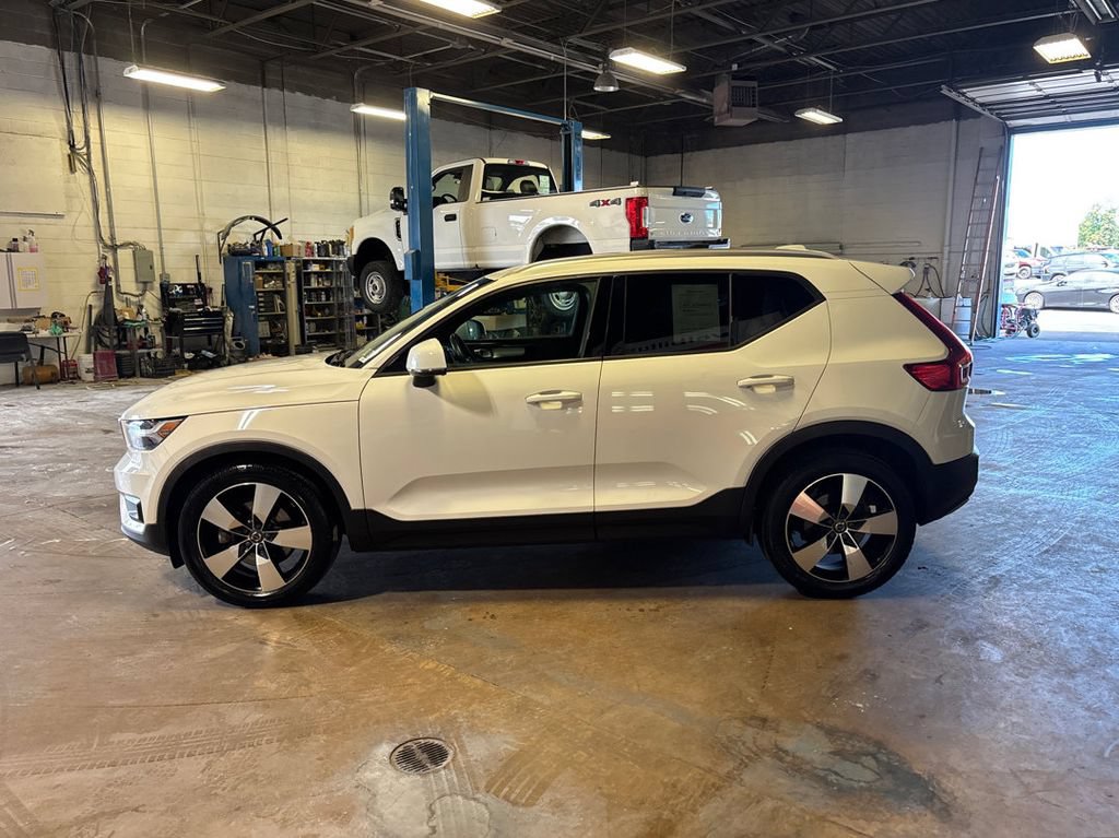 Used 2020 Volvo XC40 T5 Momentum w/ Protection Package AWD/4WD image 11