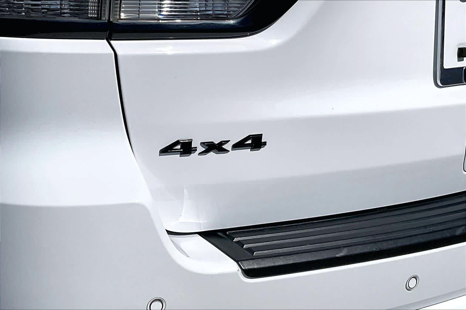 Used 2020 Jeep Grand Cherokee Altitude AWD/4WD image 10