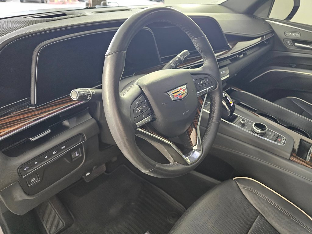 Used 2023 Cadillac Escalade Premium Luxury w/ LPO, Radiant Package AWD/4WD image 25