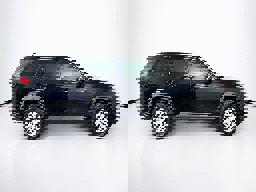 Used 2025 Toyota RAV4 LE image 6
