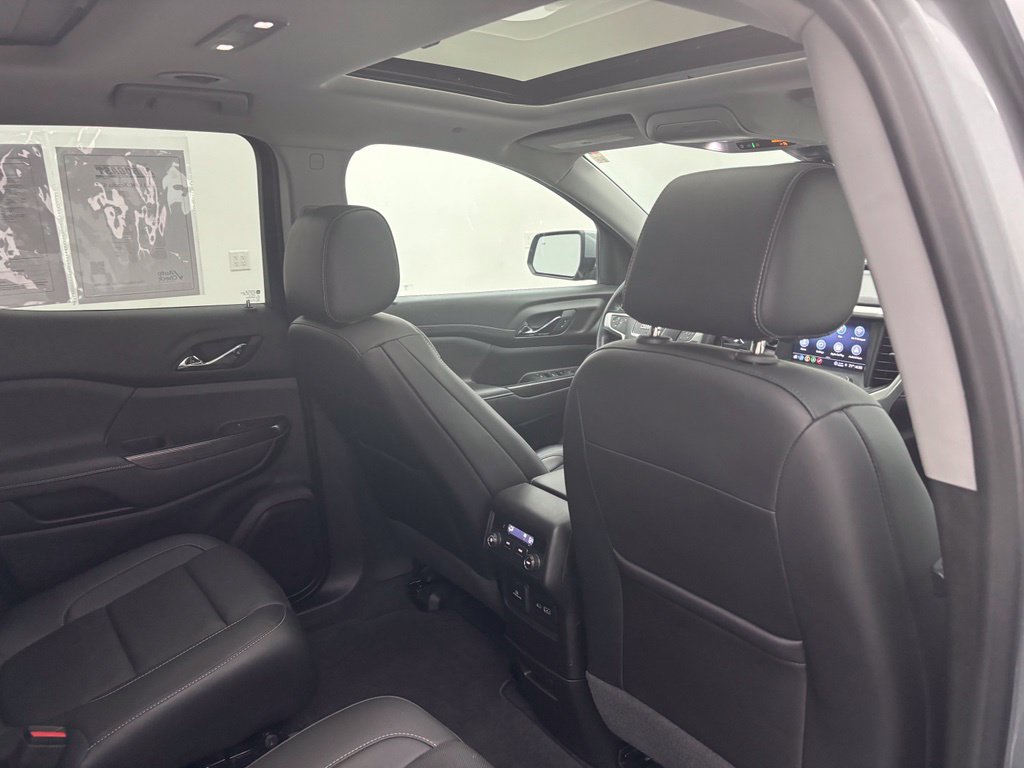 Used 2023 GMC Acadia SLT AWD/4WD image 43