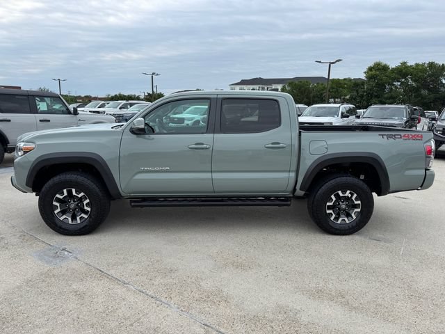 Used 2022 Toyota Tacoma TRD Off-Road w/ Technology Package AWD/4WD image 13